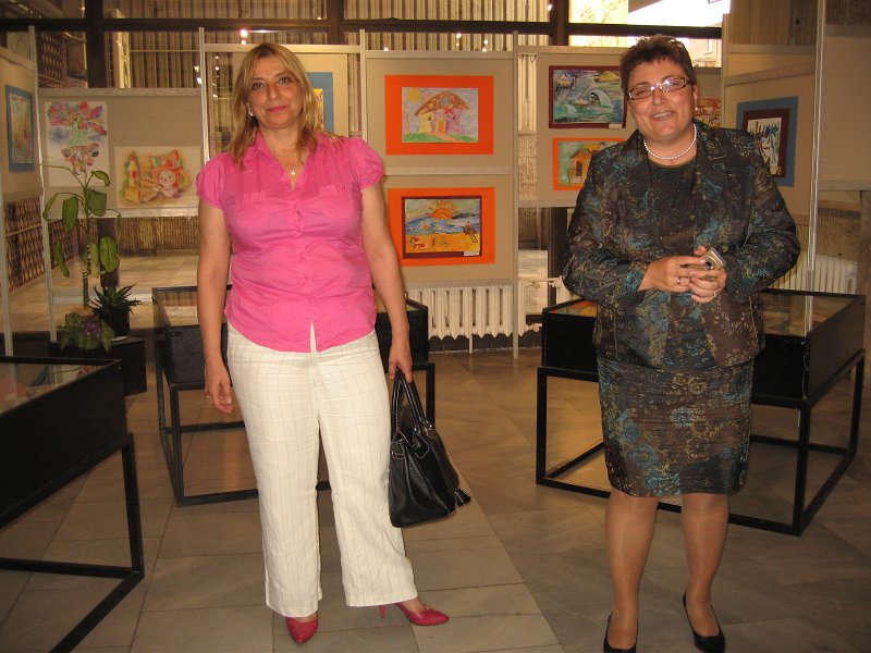 IMG_3856.jpg - Откриване на изложба „Чело коте книжки… с усмивка за детското четене”