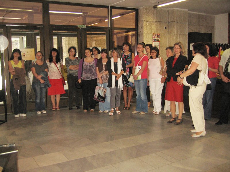 IMG_3857.jpg - Откриване на изложба „Чело коте книжки… с усмивка за детското четене”