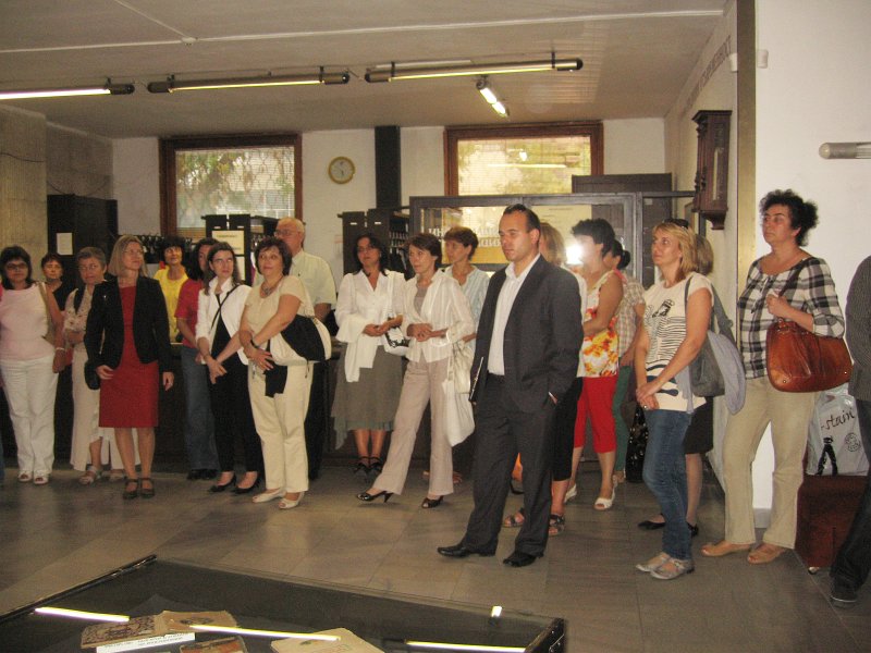 IMG_3860.jpg - Откриване на изложба „Чело коте книжки… с усмивка за детското четене”