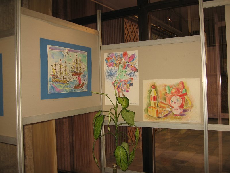 IMG_3867.jpg - Откриване на изложба „Чело коте книжки… с усмивка за детското четене”