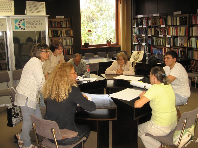 IMG_3950.JPG - Творческо ателие под ръководството на проф. д-р Келер-Лойбл - разработване идеи за изграждането и оборудването на модерна младежка библиотека