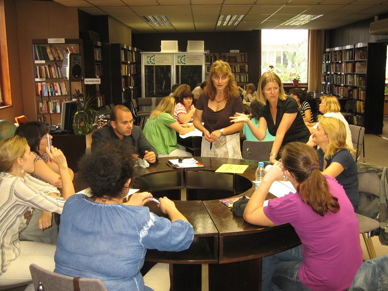 IMG_3967.JPG - Творческо ателие под ръководството на проф. д-р Келер-Лойбл - разработване идеи за изграждането и оборудването на модерна младежка библиотека