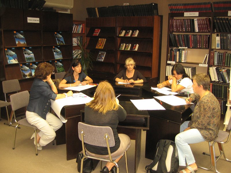 IMG_3983.JPG - Творческо ателие под ръководството на проф. д-р Келер-Лойбл - разработване идеи за изграждането и оборудването на модерна младежка библиотека