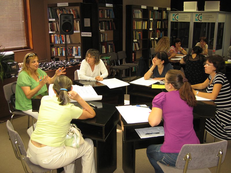 IMG_3997.JPG - Творческо ателие под ръководството на проф. д-р Келер-Лойбл - разработване идеи за изграждането и оборудването на модерна младежка библиотека