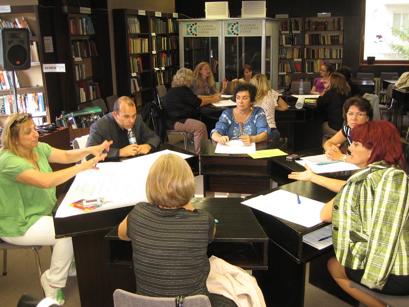 IMG_4009.JPG - Творческо ателие под ръководството на проф. д-р Келер-Лойбл - разработване идеи за изграждането и оборудването на модерна младежка библиотека