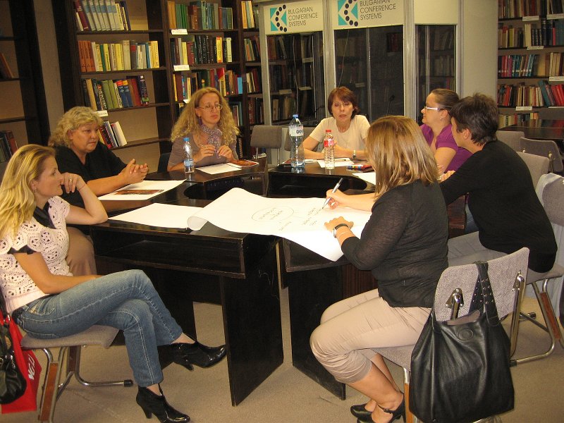 IMG_4041.JPG - Творческо ателие под ръководството на проф. д-р Келер-Лойбл - разработване идеи за изграждането и оборудването на модерна младежка библиотека