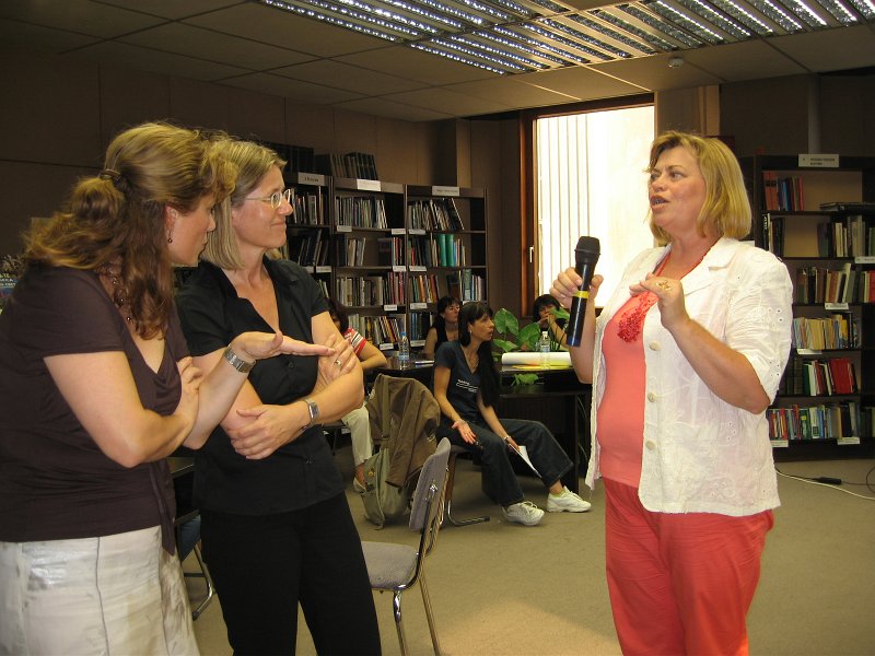 IMG_4071.JPG - Творческо ателие под ръководството на проф. д-р Келер-Лойбл - разработване идеи за изграждането и оборудването на модерна младежка библиотека