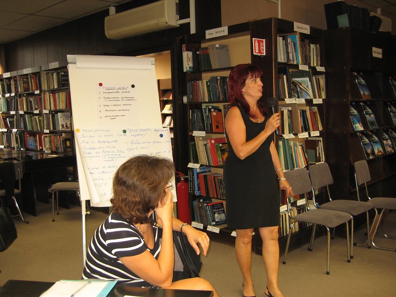 IMG_4075.JPG - Творческо ателие под ръководството на проф. д-р Келер-Лойбл - разработване идеи за изграждането и оборудването на модерна младежка библиотека