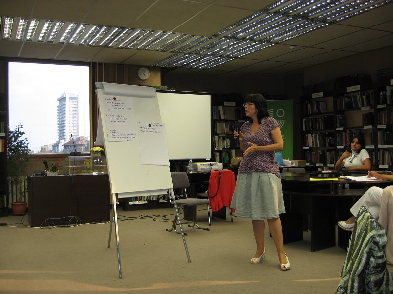 IMG_4085.JPG - Творческо ателие под ръководството на проф. д-р Келер-Лойбл - разработване идеи за изграждането и оборудването на модерна младежка библиотека