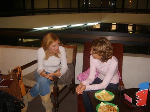 S8304243.JPG - Живи книги: ”Европейци в разговор… Комуникацията
продължава”