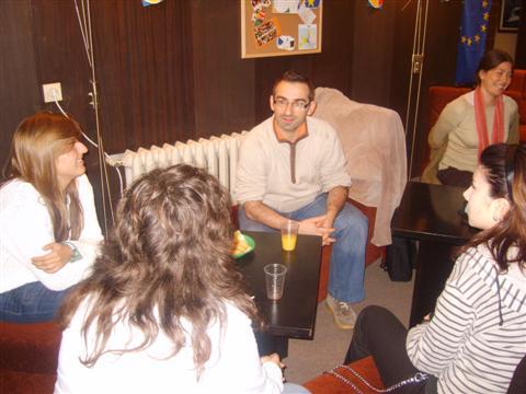 S8304250.JPG - Живи книги: ”Европейци в разговор… Комуникацията
продължава”