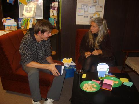 S8304255.JPG - Живи книги: ”Европейци в разговор… Комуникацията
продължава”