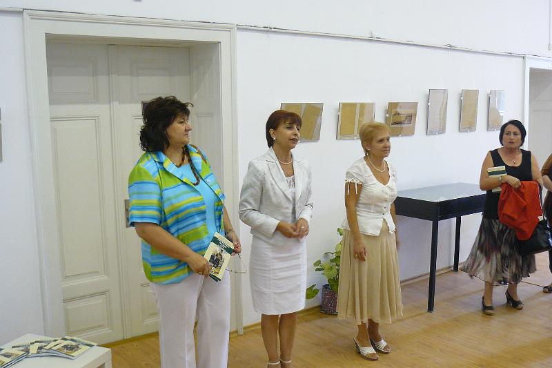 P1010479.JPG - Представяне на изложба "Капитан Петко Войвода - живот отдаден на България" (документи и снимки) по повод 165 г. от рождението му. Представяне на био-библиографски указател.