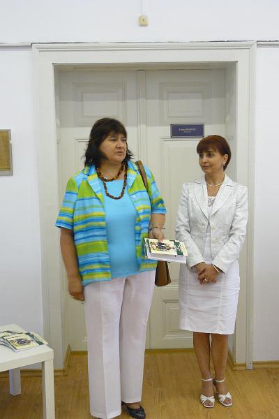 P1010489.JPG - Представяне на изложба "Капитан Петко Войвода - живот отдаден на България" (документи и снимки) по повод 165 г. от рождението му. Представяне на био-библиографски указател.