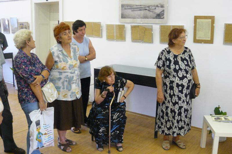 P1010490.JPG - Представяне на изложба "Капитан Петко Войвода - живот отдаден на България" (документи и снимки) по повод 165 г. от рождението му. Представяне на био-библиографски указател.