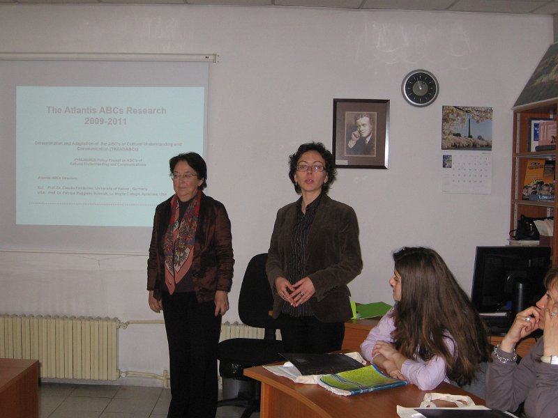 IMG_0139.JPG - Тридневен семинар в рамките на програма "Атлантис" между ЕС и САЩ. Лектор: Лилия Рачева-Стратиева - Международен институт за младежка литература и проучване на четенето, Виена