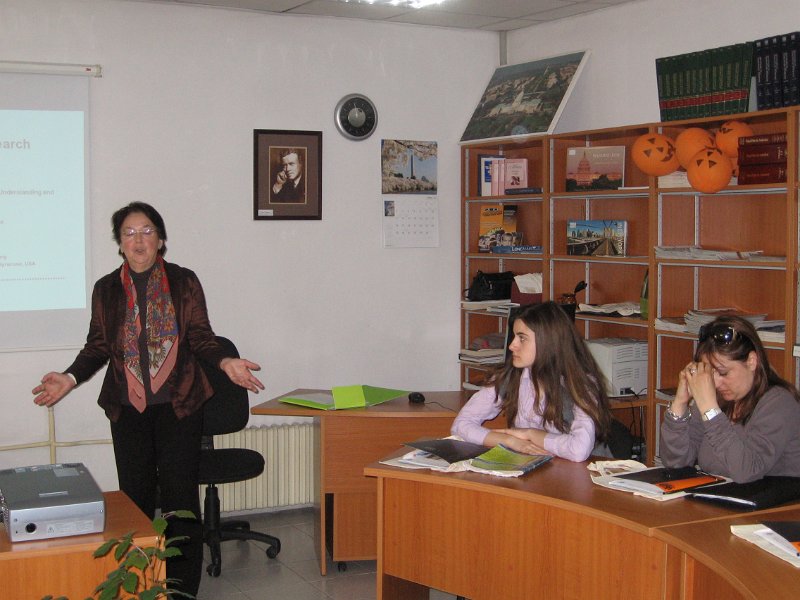 IMG_0142.JPG - Тридневен семинар в рамките на програма "Атлантис" между ЕС и САЩ. Лектор: Лилия Рачева-Стратиева - Международен институт за младежка литература и проучване на четенето, Виена