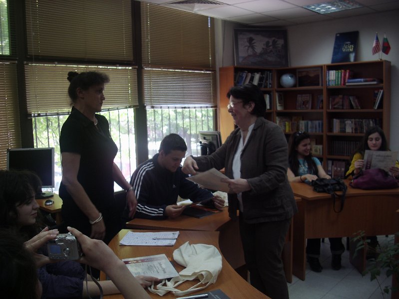 IMG_2766.JPG - Тридневен семинар в рамките на програма "Атлантис" между ЕС и САЩ. Лектор: Лилия Рачева-Стратиева - Международен институт за младежка литература и проучване на четенето, Виена