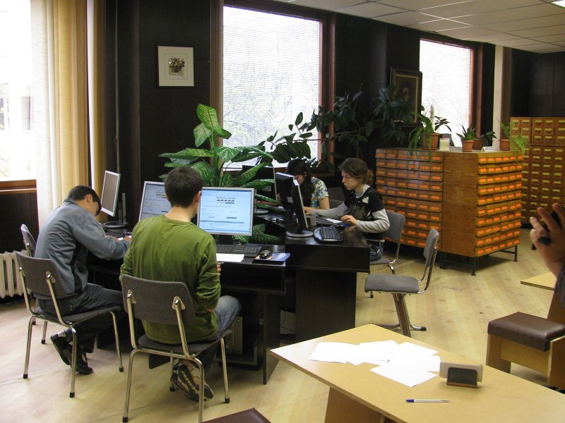 IMG_4761.JPG - Трето поред състезание в библиотеката, съвместно с Дирекция "Младежки дейности и спорт"