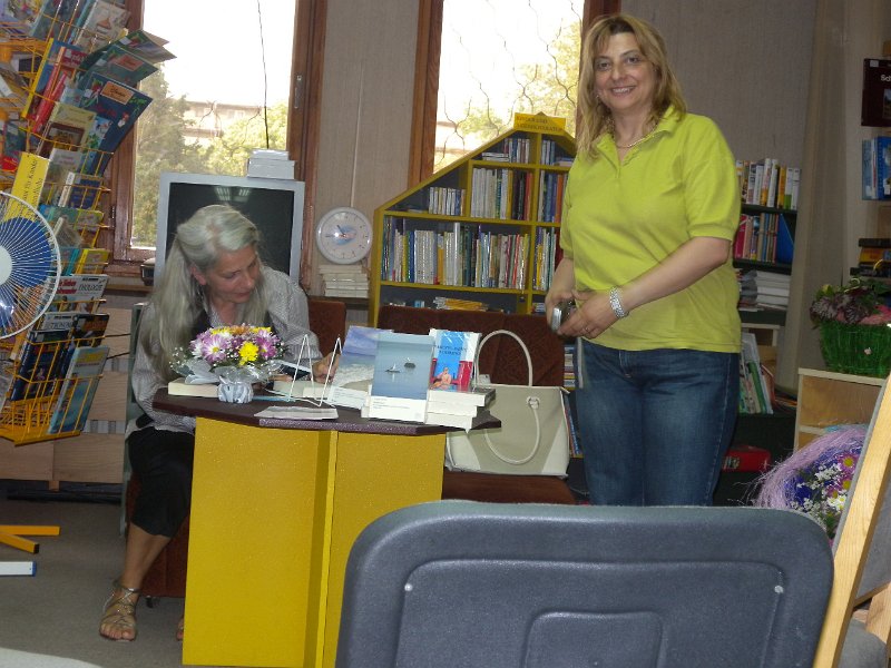 DSCN0536.JPG - Официално представяне пред варненската публика на Пясъчната роза - новия трети роман на немската писателка и психоложка Инга Деор