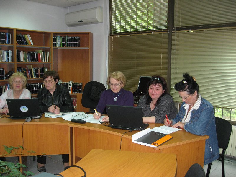 IMG_0055.jpg - Практически курс Компютърни и информационни умения за начинаещи от възрастова група 60+. Инициатива по Проект "Обучение през целия живот"