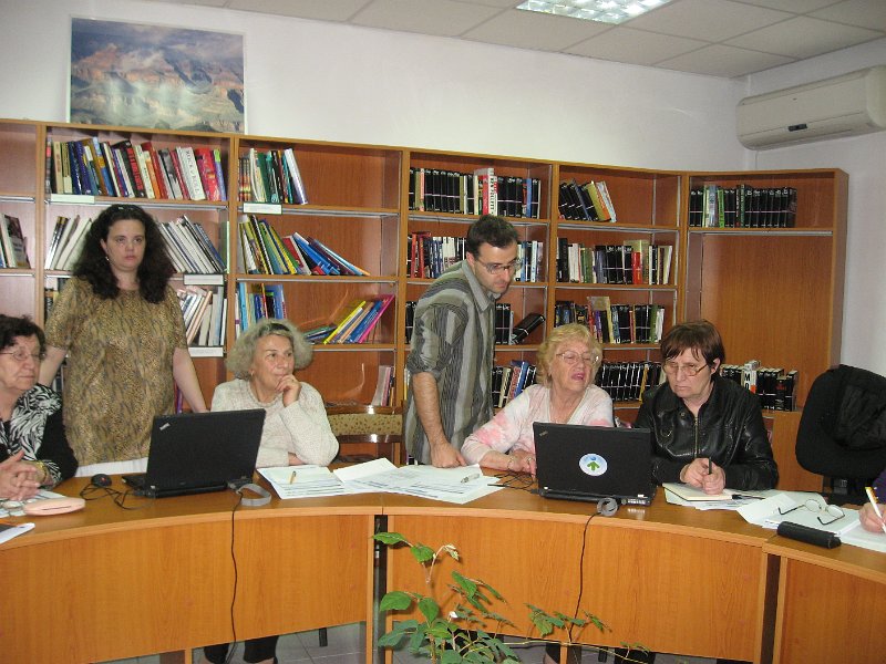 IMG_0056.jpg - Практически курс Компютърни и информационни умения за начинаещи от възрастова група 60+. Инициатива по Проект "Обучение през целия живот"