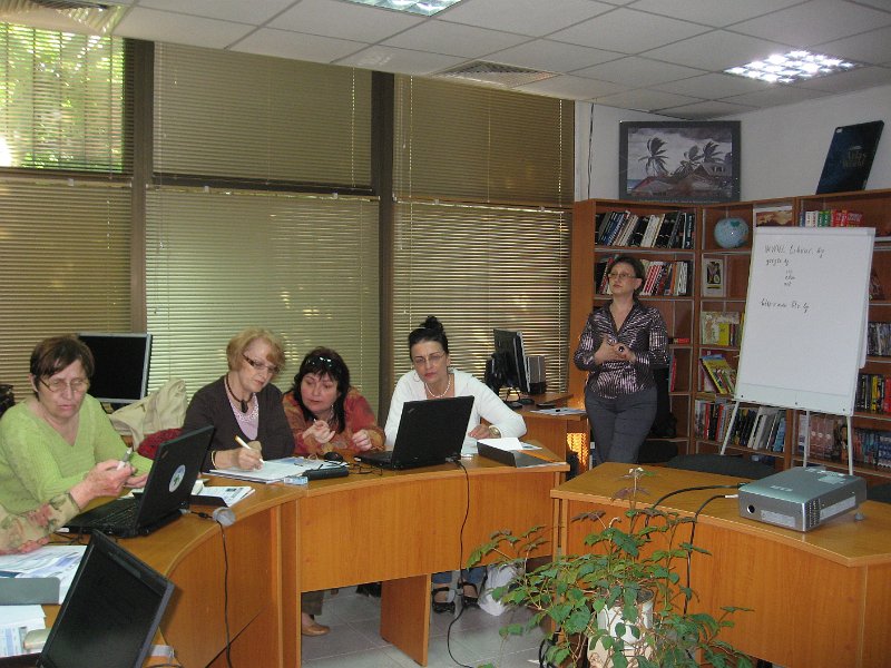 IMG_0060.jpg - Практически курс Компютърни и информационни умения за начинаещи от възрастова група 60+. Инициатива по Проект "Обучение през целия живот"