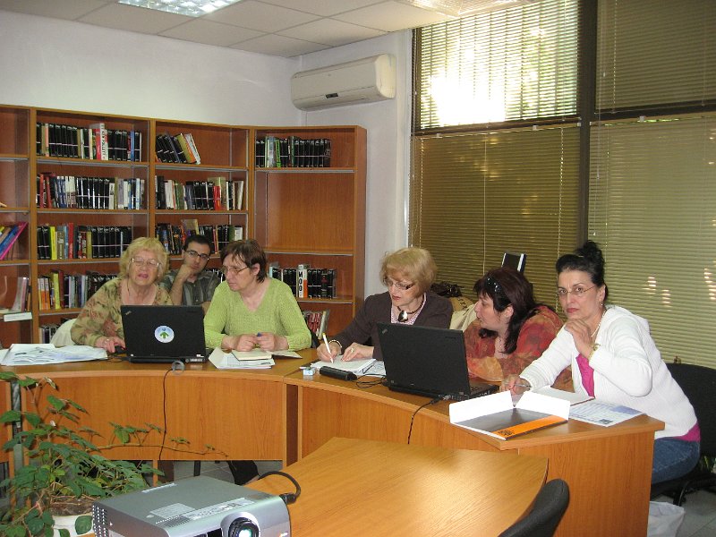 IMG_0062.jpg - Практически курс Компютърни и информационни умения за начинаещи от възрастова група 60+. Инициатива по Проект "Обучение през целия живот"