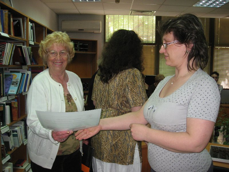 IMG_0074.jpg - Връчване свидетелства на участниците в курса