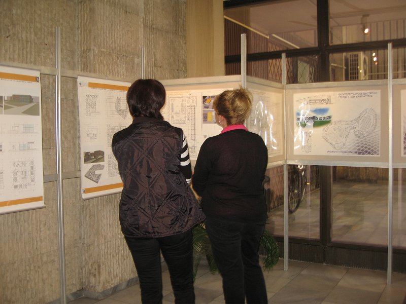IMG_7906.jpg - Откриване на изложба "Библиотечни пространства". Архитектурни проекти на студенти по архитектура от ВСУ представят съвременна визия за модерната библиотека