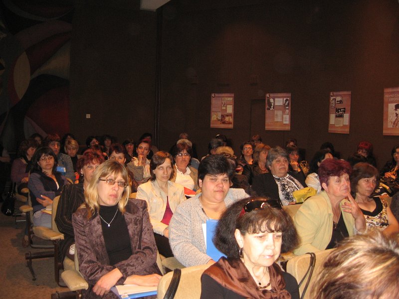 IMG_7885.jpg - Кръгла маса на тема "Новости в библиотечната практика". Гост-лектор: Ели Попова – член на управителния съвет на Българската библиотечно-информационна асоциация