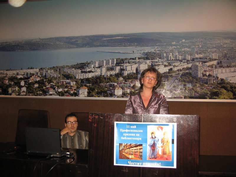 IMG_7899.jpg - Кръгла маса на тема "Новости в библиотечната практика". Гост-лектор: Ели Попова – член на управителния съвет на Българската библиотечно-информационна асоциация