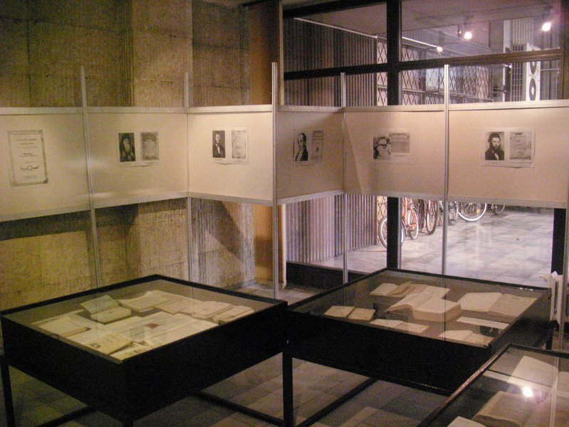 IMG_3447.JPG - Изложба из фондовете на библиотеката по повод  1 ноември - Деня на народните будители