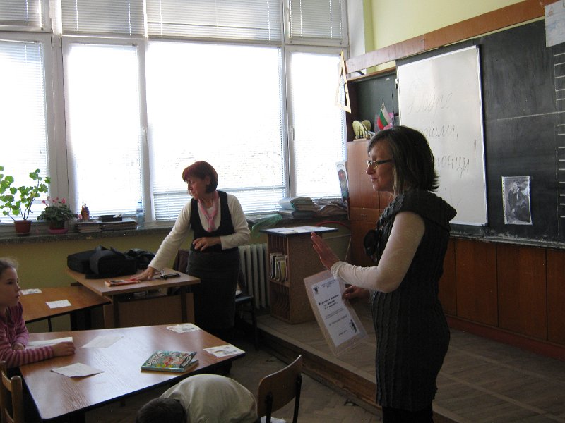 IMG_8341.JPG - Деца четат с родители в ОУ "Черноризец Храбър"