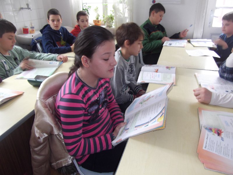 DSCF1546.JPG - Четене с децата от занималня "Дъга"