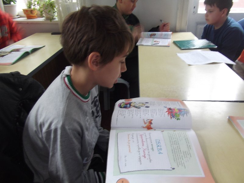 DSCF1549.JPG - Четене с децата от занималня "Дъга"