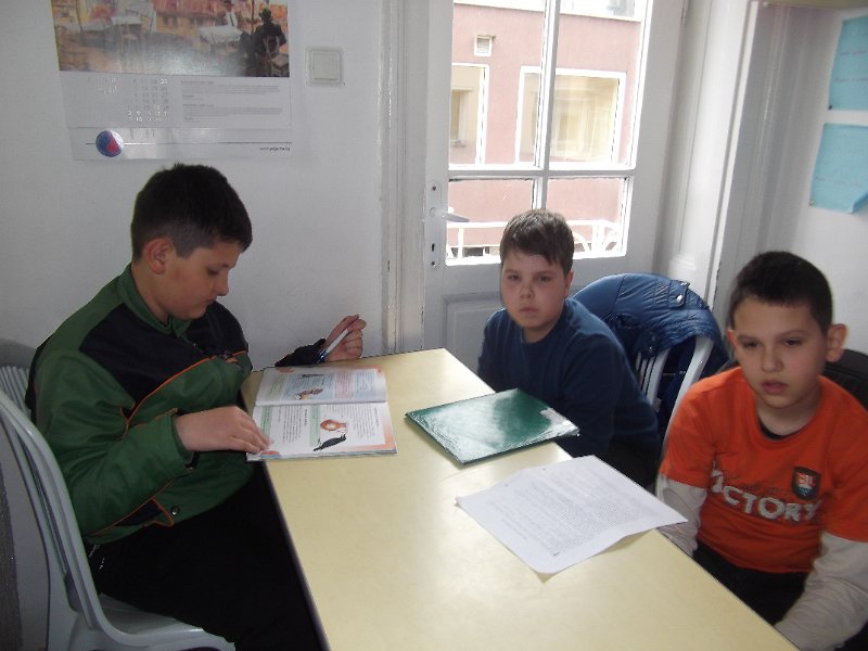 DSCF1550.JPG - Четене с децата от занималня "Дъга"