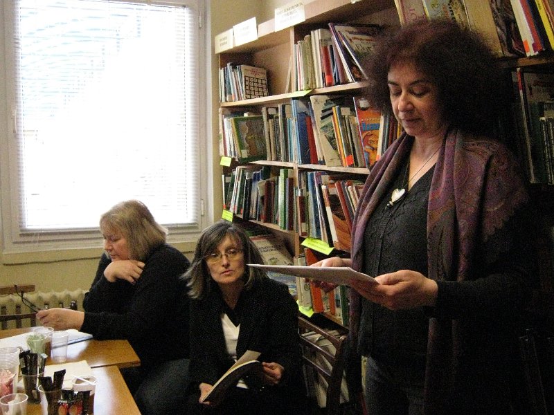 IMG_8086.JPG - Четене със служители на Дирекция "Култура и духовно развитие" в Детски и средношколски комплекс на библиотеката