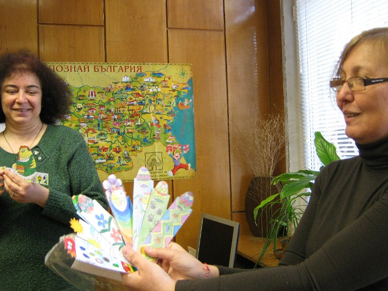 IMG_8261.JPG - Ученици от СОУ "Найден Геров" представят любима книга пред децата от Дом "Другарче"