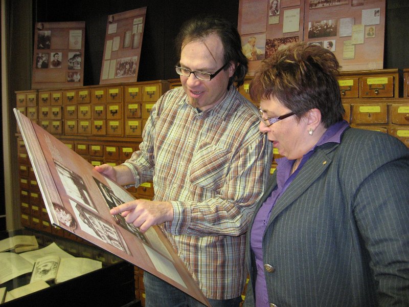 IMG_3634.jpg - Четене в библиотеката