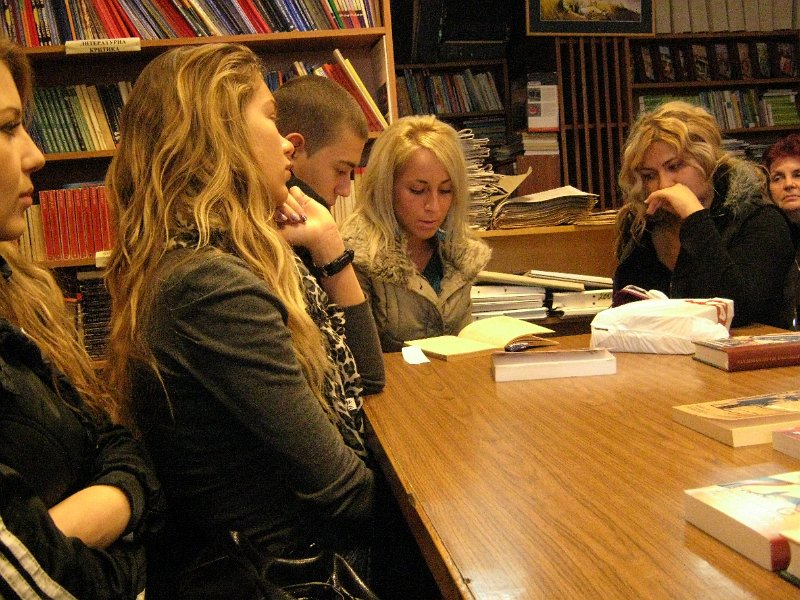 IMG_8045.JPG - Четене с ученици от V ЕГ "Йоан Екзарх"