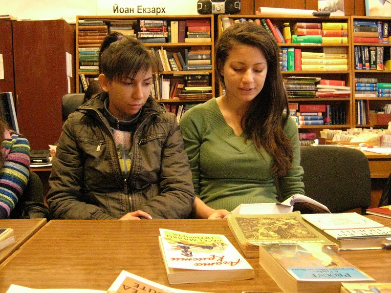 IMG_8047.JPG - Четене с ученици от V ЕГ "Йоан Екзарх"