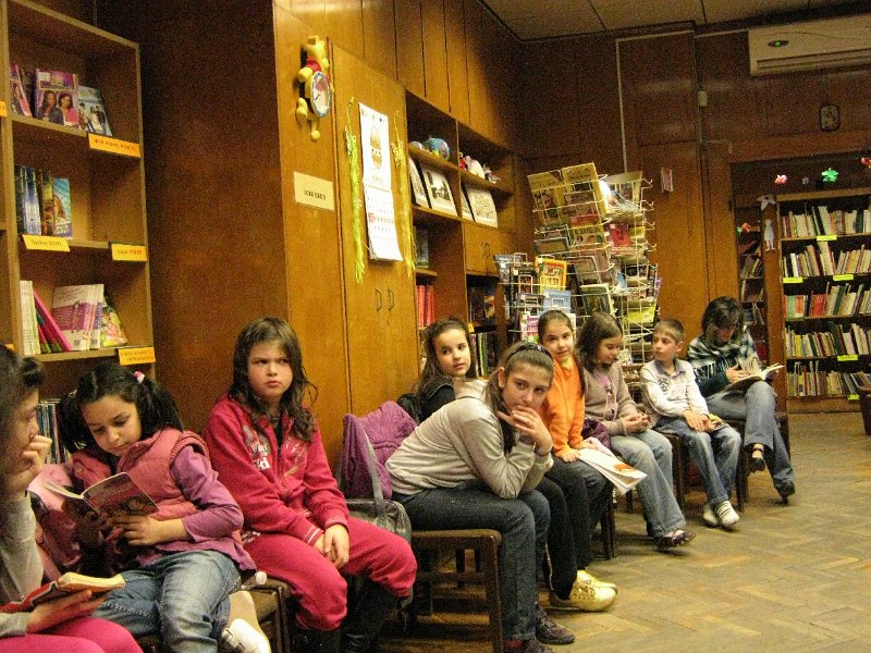 IMG_8015.JPG - Деца от частна детска занималня "Игралница-занималница" гостуват в Детски и средношколски комплекс