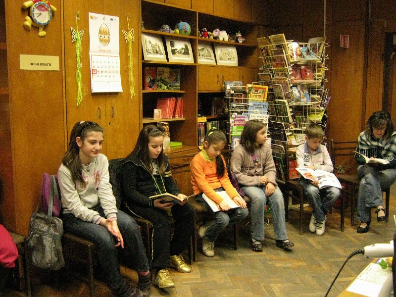 IMG_8023.JPG - Деца от частна детска занималня "Игралница-занималница" гостуват в Детски и средношколски комплекс