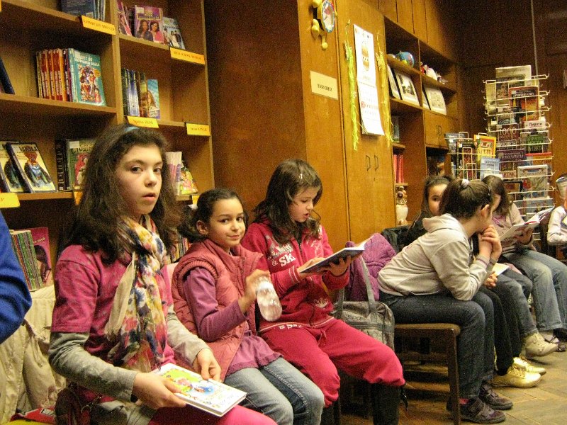 IMG_8029.JPG - Деца от частна детска занималня "Игралница-занималница" гостуват в Детски и средношколски комплекс