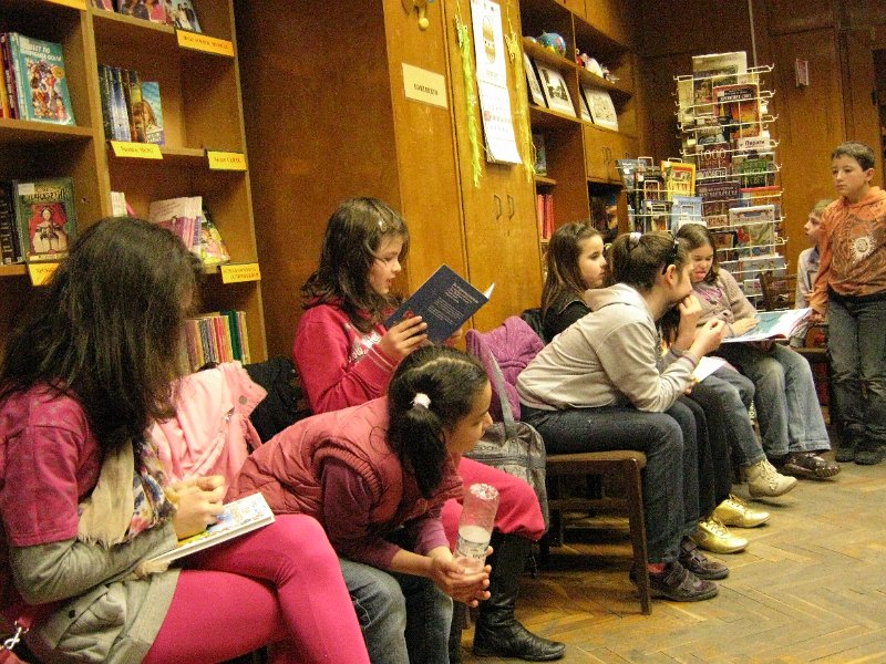 IMG_8031.JPG - Деца от частна детска занималня "Игралница-занималница" гостуват в Детски и средношколски комплекс