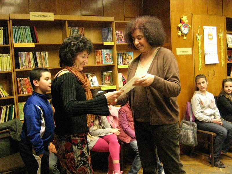 IMG_8038.JPG - Деца от частна детска занималня "Игралница-занималница" гостуват в Детски и средношколски комплекс