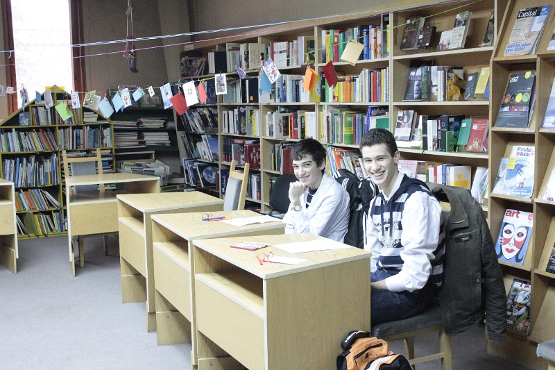 _MG_7071.JPG - Поредица от празници в Немска читалня с ученици от 10-тите класове на езиковите гимназии в града. Представяне на немските и българските традиции, стихотворения и коледни текстове.