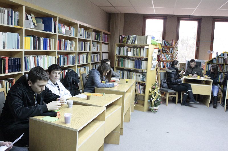 _MG_7076.JPG - Поредица от празници в Немска читалня с ученици от 10-тите класове на езиковите гимназии в града. Представяне на немските и българските традиции, стихотворения и коледни текстове.