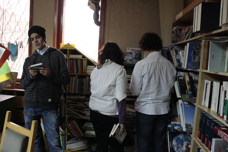 _MG_7122.JPG - Поредица от празници в Немска читалня с ученици от 10-тите класове на езиковите гимназии в града. Представяне на немските и българските традиции, стихотворения и коледни текстове.